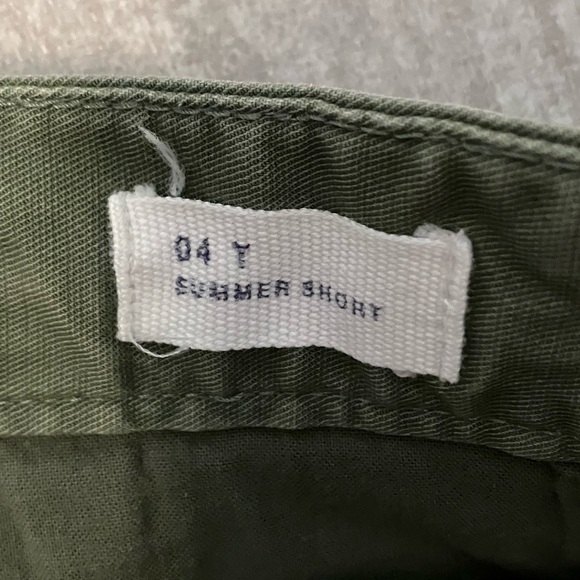 GAP olive green shorts - Picture 5 of 6
